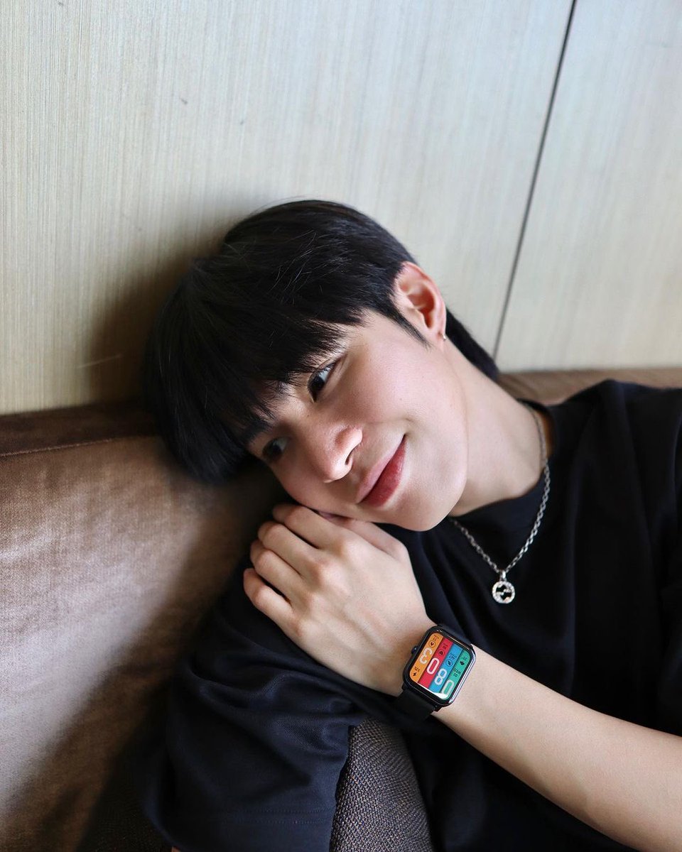 toosafe_fc's tweet image. “Ks Mini” Smartwatch รุ่นล่าสุดจาก Kieslect ดีไซน์สวยงามกระทัดรัดพร้อมหน้าปัดสีคมชัด และยังมีระบบบลูทูชที่รองรับทั้งการโทรออก-รับสายได้อย่างเสถียร รวมถึงโหมดกีฬาและฟีเจอร์ด้านสุขภาพ ตอบโจทย์ไลฟ์สไตล์คนรุ่นใหม่สุดๆ ⌚️

Cr.: tooosafe ig
#kieslect #kieslectksmini
#tooosafe #aimer