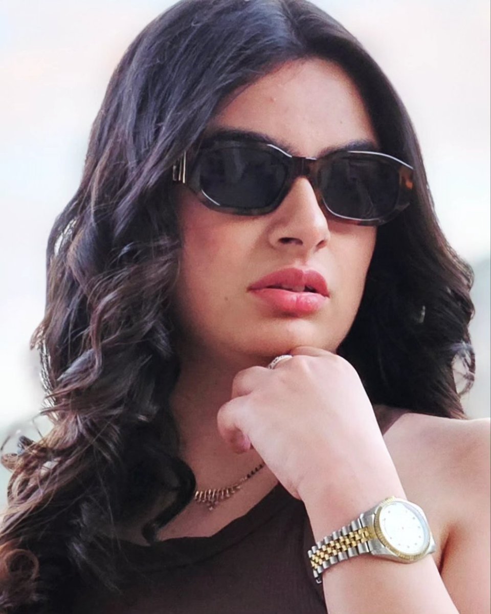 TheWatchDocs's tweet image. Nothing like a little birthday bling!
⌚: West End Sowar Prima, Day Date, Automatic movement with two tone bracelet.
#watchenthusiast #watchcouple #Thewatchdocs #westend #bling #birthdaypost #ootd #wotd #style