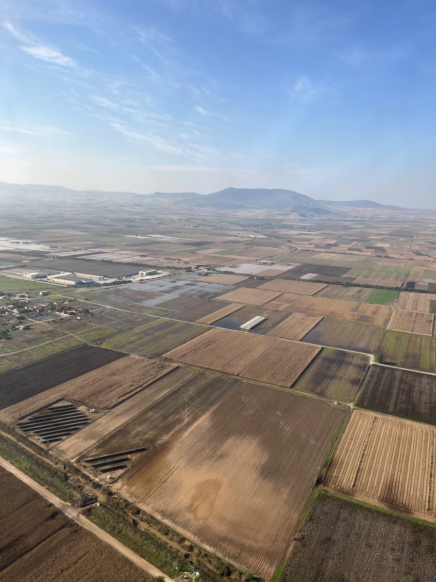 Beneath the flooded fields of Thessaly 🇬🇷 are family businesses, vital incomes, and essential supplies of food. I want to assure local farmers and rural communities that all possible EU resources shall be deployed, swiftly and effectively, to support your recovery. /1