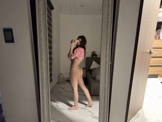 Bye a so&ntilde;ar conmigo https://t.co/wtkIp10FnE