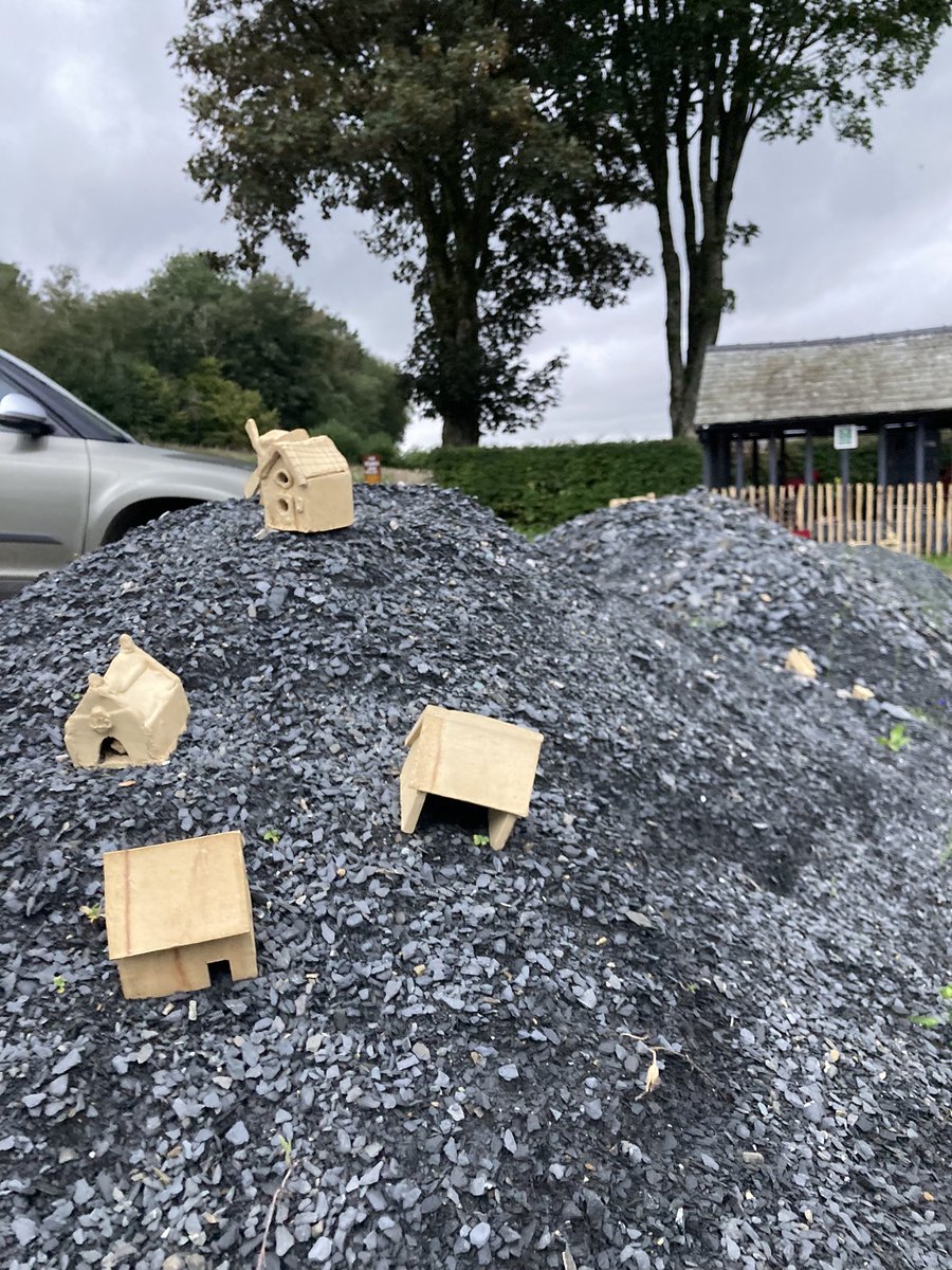 You know when you arrive at @TheFarmersArms_ and see a whole community of ceramic buildings nestled in a newly planted gravel garden that this is #notjustapub and that you’ve found your people! Thanks @grizedalearts