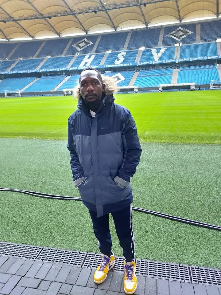 UlfrisbeeUG's tweet photo. 👨🏫 Behind every great team is a great coach @joze. Meet our mentor @matthew , the driving force behind our success! 🙏📚
https://t.co/reW5DVHNnp
#CoachProfile #UgandanUltimate https://t.co/lEq6PtxkUj