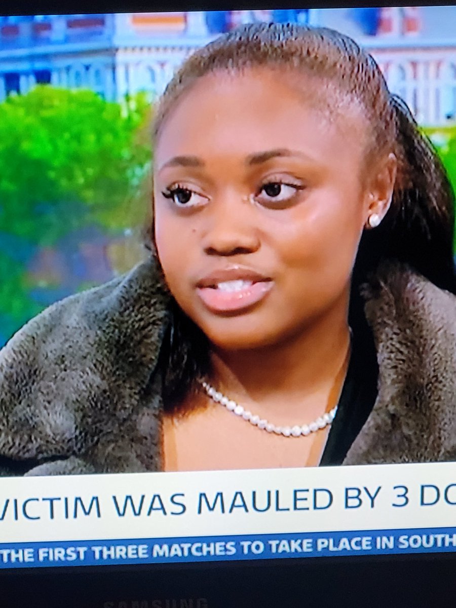 LivingAuthenti1's tweet photo. I've got a new coat and I'm going to wear it #GMB https://t.co/9eYWSMvV8Y