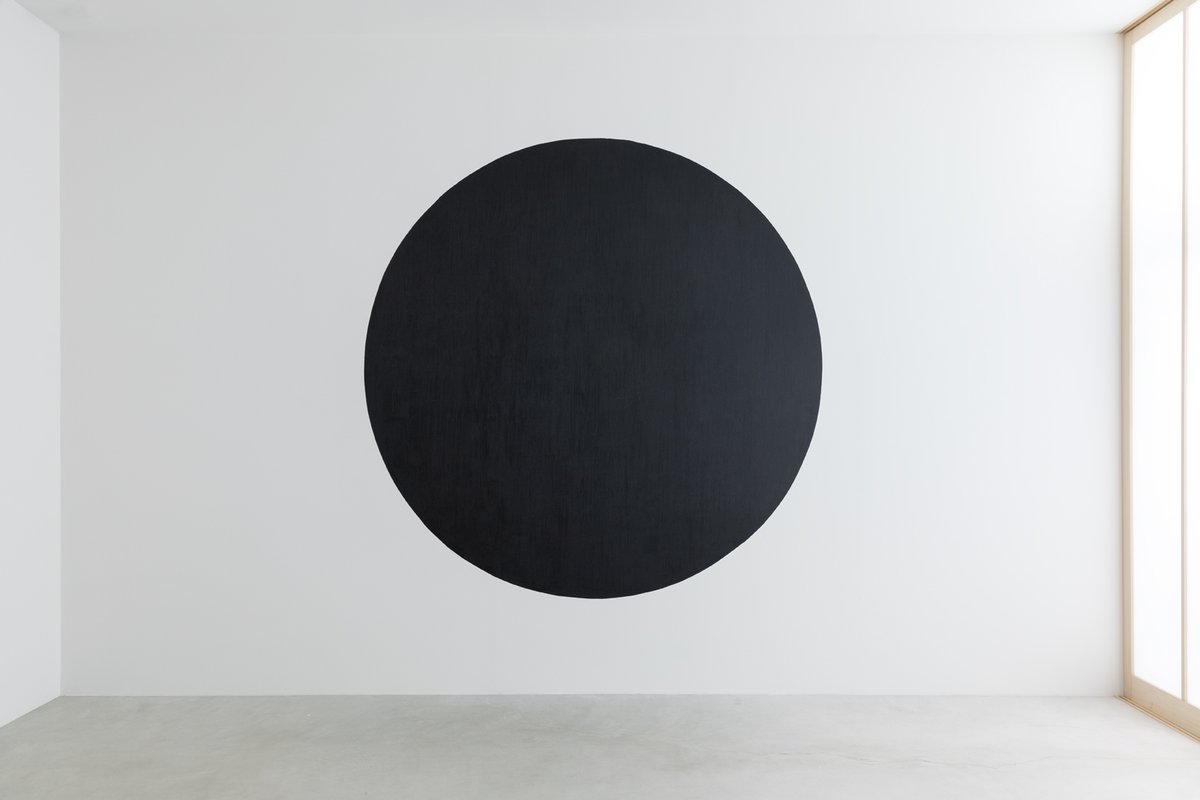 On view in Tokyo – An exhibition of installation drawings by Richard Serra. The exhibition will be on view until December 23rd.
ファーガス・マカフリー東京はリチャード・セラの個展を開催致します。9月30日から12月23日の期間、インスタレーション・ドローイングを展示致します。