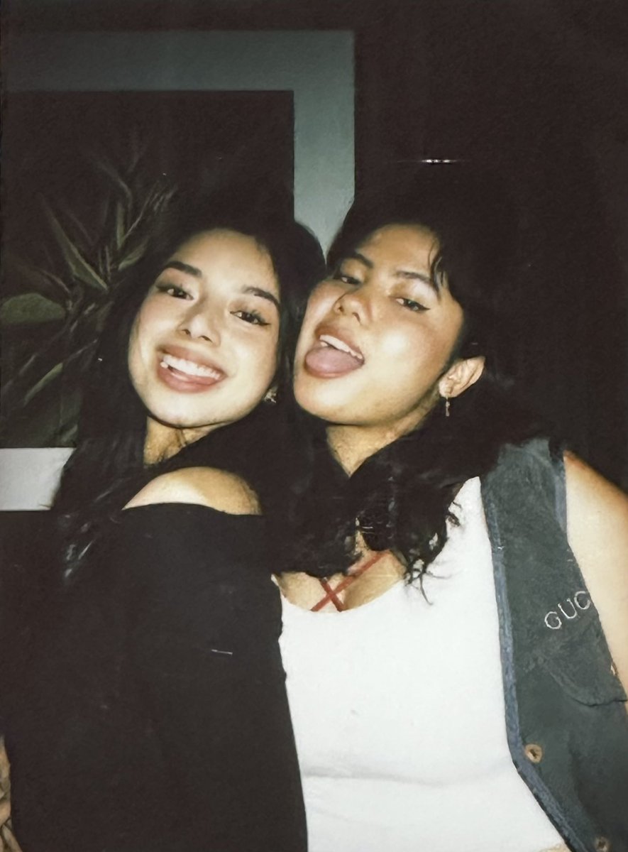 sonchaesthetic's tweet photo. oomfs to irls <3 @lostboychae @jeongjoonie @Chaengvelygram @jisoosbloodline @yjyiny https://t.co/G3bzQ89qM7