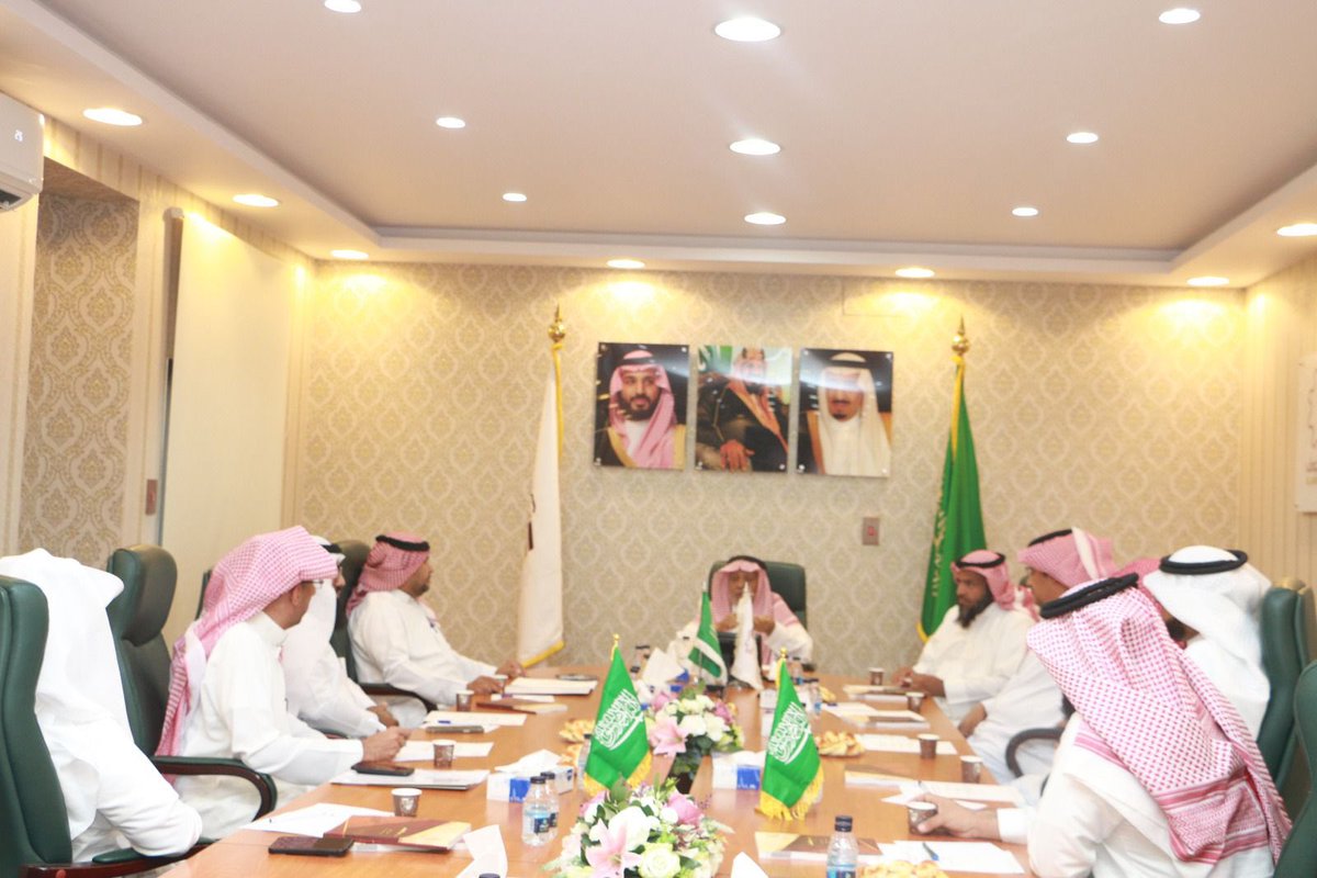 joufchamber's tweet photo. عقدت اللجنة العقارية في #غرفة_الجوف اجتماعها الرابع برئاسة المهندس محمد بن عصيد الشراري ، وتم خلال اللقاء مناقشة موضوعات تتعلق بالشأن العقاري بالمنطقه ووضع التوصيات بشأنها. https://t.co/SABecQmbbM