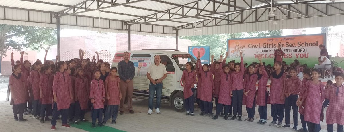 DIPROFatehabad's tweet image. जागरूकता वाहन के माध्यम से स्पॉन्सरशिप व फोस्टर केयर स्कीम बारे विद्यार्थियों व आमजन को किया जागरूक
@wcdhry के निर्देशानुसार बाल संरक्षण इकाई टीम ने भी नागरिकों को दी पोक्सो व जेजे एक्ट, एडॉप्शन आदि स्कीमों की जानकारी
@MinistryWCD @fatehabadpolice @KamleshDhanda1 @SurjeetBajia