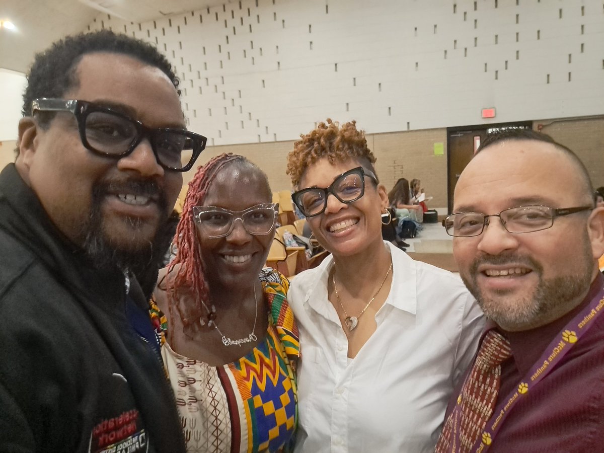 ConnieKGrier's tweet photo. The OG's 
My Principal Homies (minus one Sis and one Bro). 
Our schools are different sizes, serve different grade bands, and tell different stories; but our passion for our school families and love for each other are the ties that bind. 
#OriginalPrincipalResidents #FirstCohort https://t.co/Abe46IN5fK