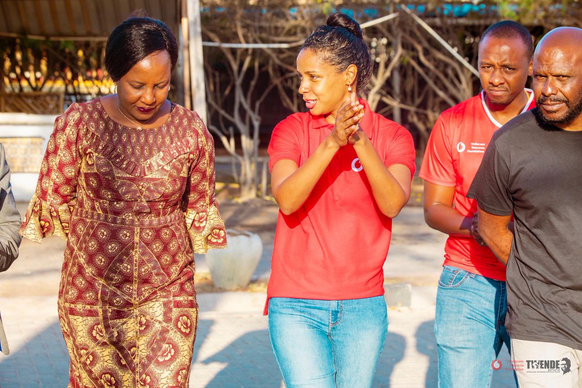 Baada ya mapumziko ya jana  Dodoma, leo Safari yetu Inaendelea kuelekea kituo kinachofuata Singida.

Shukrani za dhati kwa Mkuu wa Mkoa wa Dodoma na mwenyeji wetu Bi. Rosemary Senyamule kwa kushiriki nasi kwenye halfa ya kuagana hapa Dodoma.

#PamojaTunaweza #TwendeButiama23