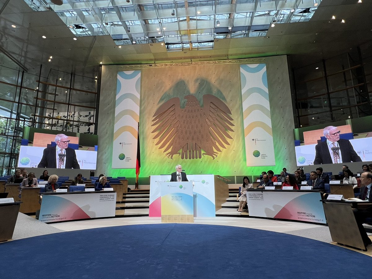 At the opening of GCF’s Pledging Conference 🇩🇪 State Secretary <a href="/JochenFlasbarth/">Jochen Flasbarth</a> highlighted that no country should ever have to choose between development aspirations &amp; #climateaction. He called on leaders to enable GCF to successfully continue its work. #InspireMoreClimateAction
