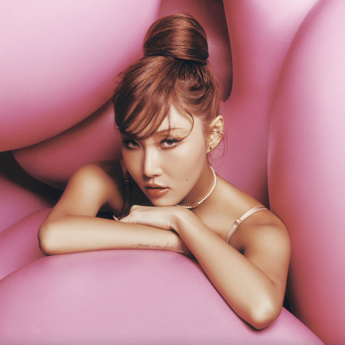 fan_uscake's tweet photo. #CakePress
Good News for Hwasa โผ๏ธ
The Seoul Seongdong Police Station has officially cleared her of any wrongdoing regarding the previous accusations of public obscenity during a live performance. A positive outcome for the singer! ๐
#Hwasa #MAMAMOO #ํ์ฌ #hwasalovesherbody
#USCAKE #์ด์ค์ผ์ #USCAKE_FYL