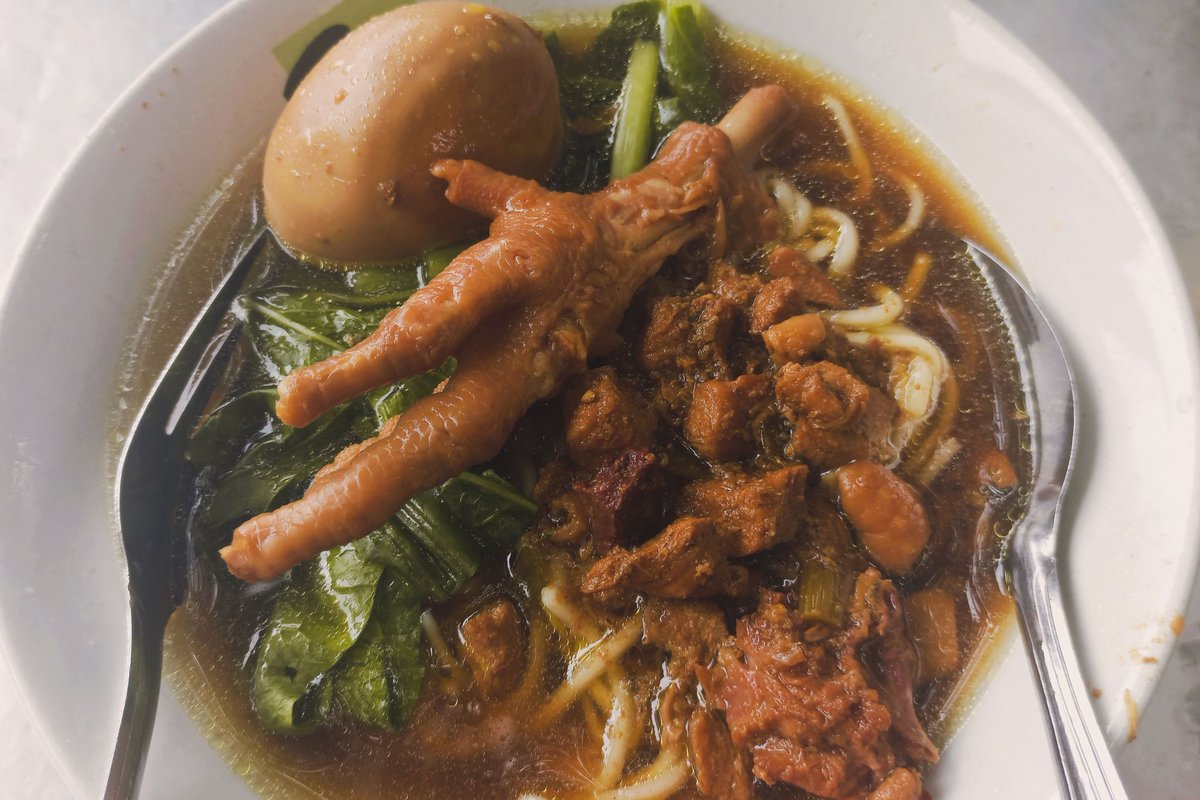 pakcup1l's tweet photo. Mie ayam after (mual) TOEFL is soooo delii😗 https://t.co/hVc45h0bmT