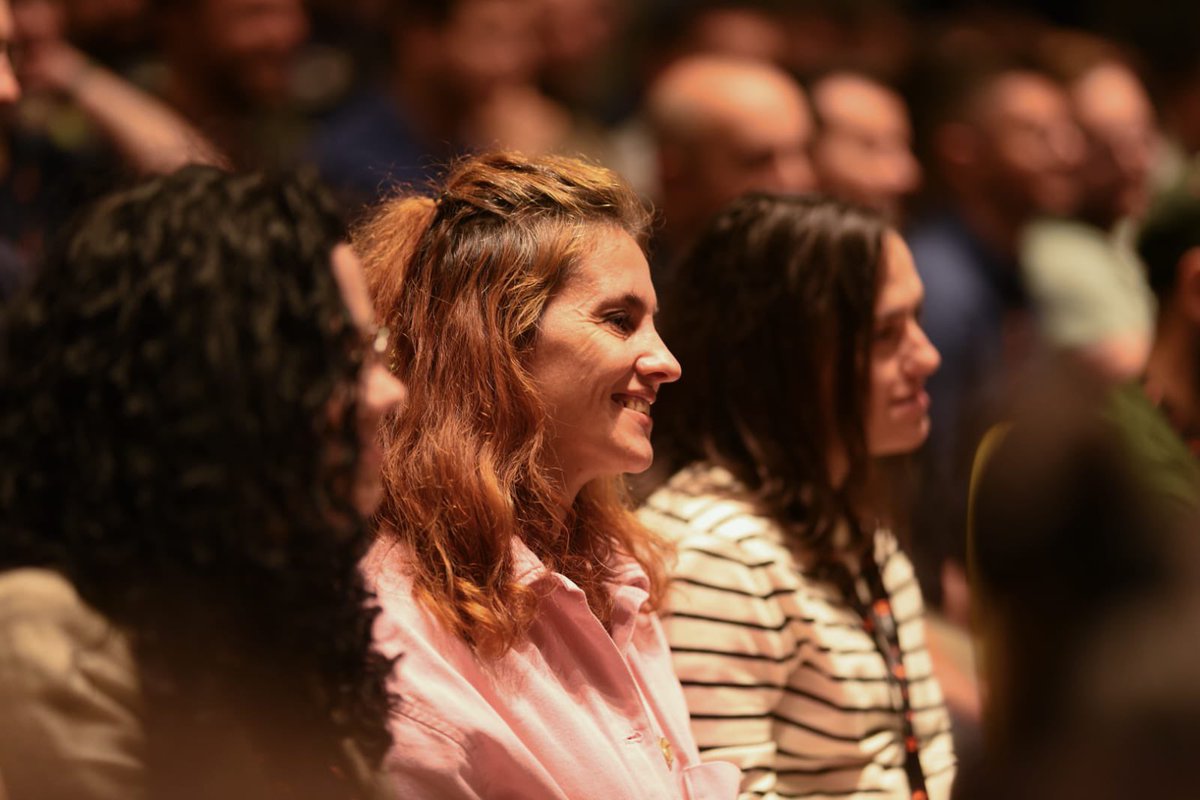 revo.js conference tweet media