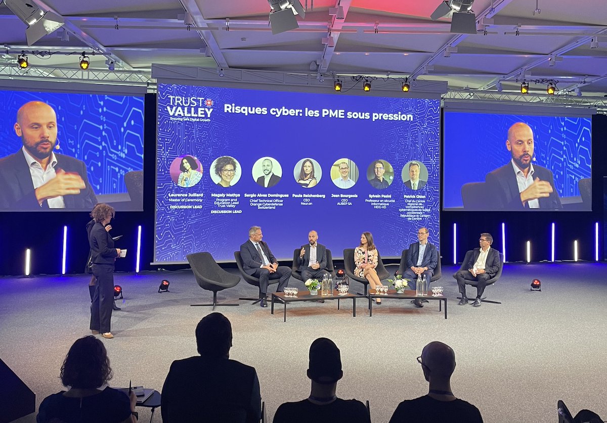 Premier Panel #TVDay23 | Risques cyber: les PME sous pression ? Sur scène: Sergio Alves Domingues, Jean Bourgeois, Patrick Ghion, Sylvain Pasini, Paula Reichenberg, Laurence Julliard et Magaly Mathys bit.ly/3RGJwyl #TrustValleyCH #Trust4SMEs @inthemagma <a href="/lennig/">lennig</a>