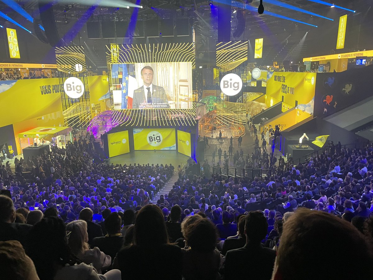 morvan_maelle's tweet photo. En live de #Big2023 organisé par @Bpifrance .  Après @NicolasDufourcq en ouverture , Le président @EmmanuelMacron parle #frenchtech #france2030 #emergencedestalents #formation #apprentissage @CCIMayenne présente pour intervenir à 14h25 dans la bulle CRÉA ! Je vous attends 😉💪 https://t.co/4q9r3OqJ0I