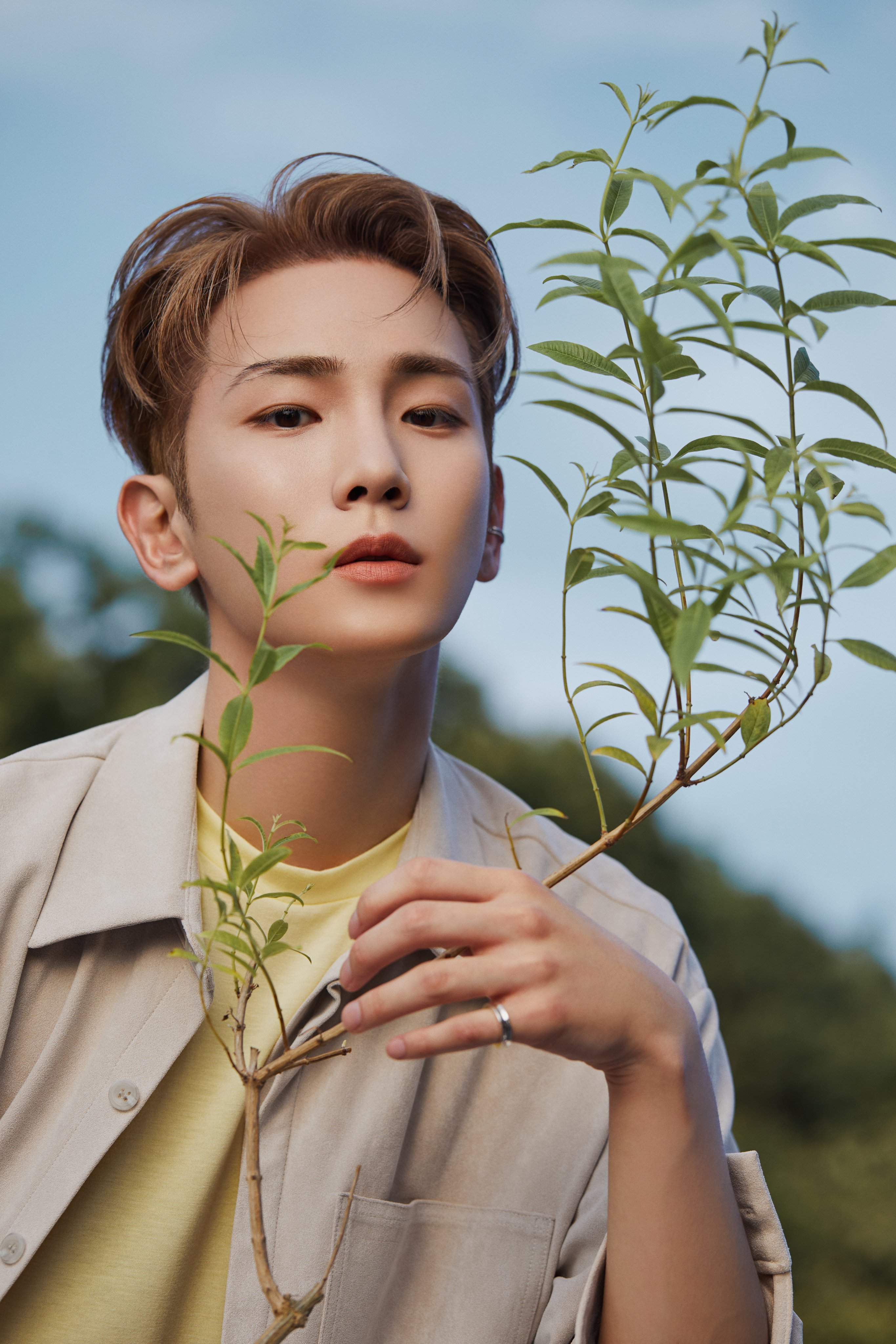 セール中…キー直筆サイン入り超大型写真…Key…SHINee… - メルカリ