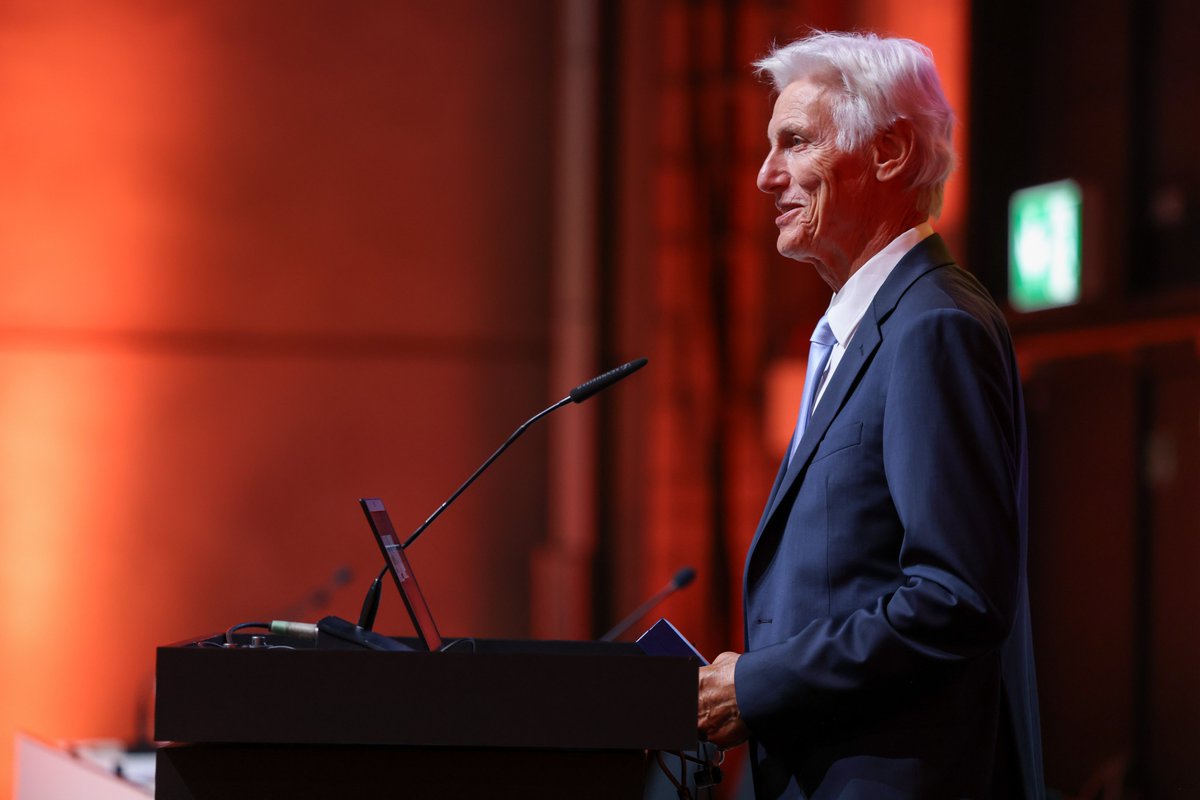 eumweek's tweet photo. It's time to recognize #EuMW2023 awardees! Today, we celebrate #EuMA awards winners:
✨Werner Wiesbeck received the EuMA Outstanding Career Award.
✨Lorenz-Peter Schmidt received the EuMA Distinguished Service Award.
Our warm congratulations!
@eumassociation
#eumw #eumweek https://t.co/zmx16jAWha
