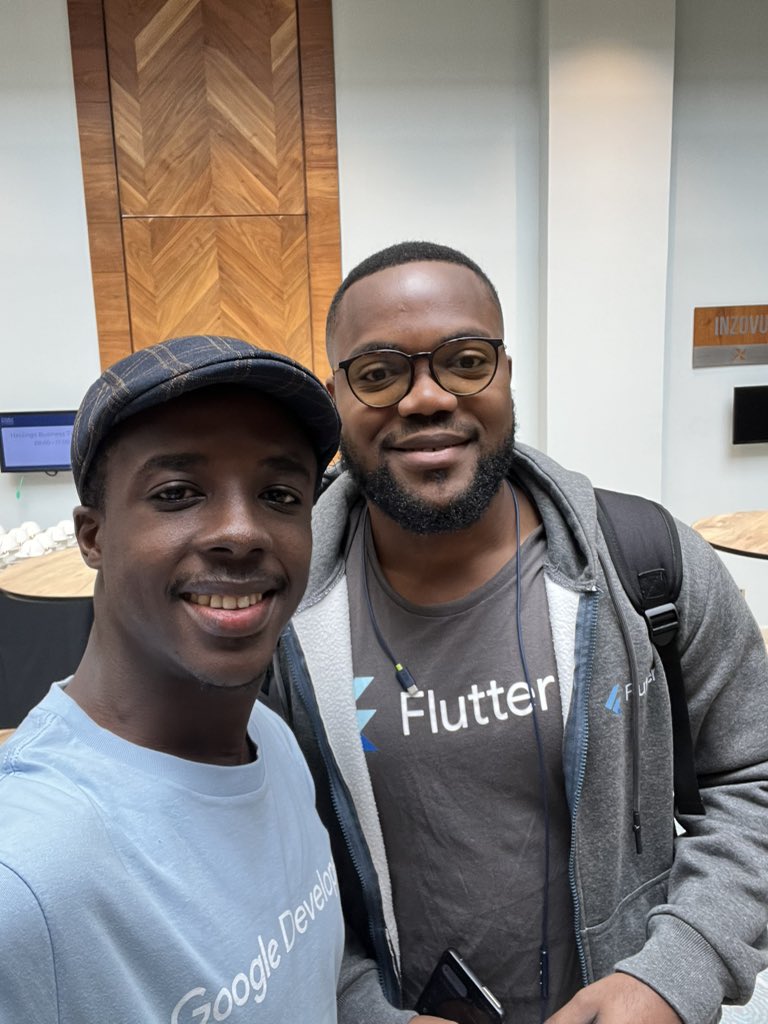 LouisKouassii's tweet image. Happy to meet @enthusiastDev at #SSACommunitySummit23 🇷🇼