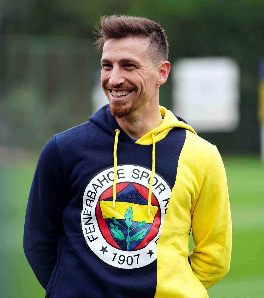 halukkoztrk's tweet photo. Dusan Tadic: "Dün gece Mert Hakan telefon numarasını gizleyip arkadaşlarını aradı ve 2 saniye boyunca seslerini dinleyip telefonu kapattı. Bunu neden yapıyorsun diye sordum; eski sevgililerini düşünüp akılları karışsın, uyuyamasın aveller." dedi." https://t.co/QmVR9W6JSe