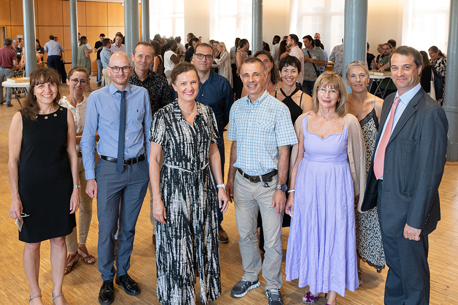 [#Direction] "𝐃𝐨𝐧𝐧𝐞𝐫 𝐞𝐧𝐯𝐢𝐞", c’est le projet que porte Marie-Christine Chalus <a href="/MCCHALUS/">MC Chalus</a>, Directrice Générale de l'iaelyon, pour les 5 années à venir.
Découvrez la nouvelle équipe de Direction 👉 iae.univ-lyon3.fr/une-equipe-ren…