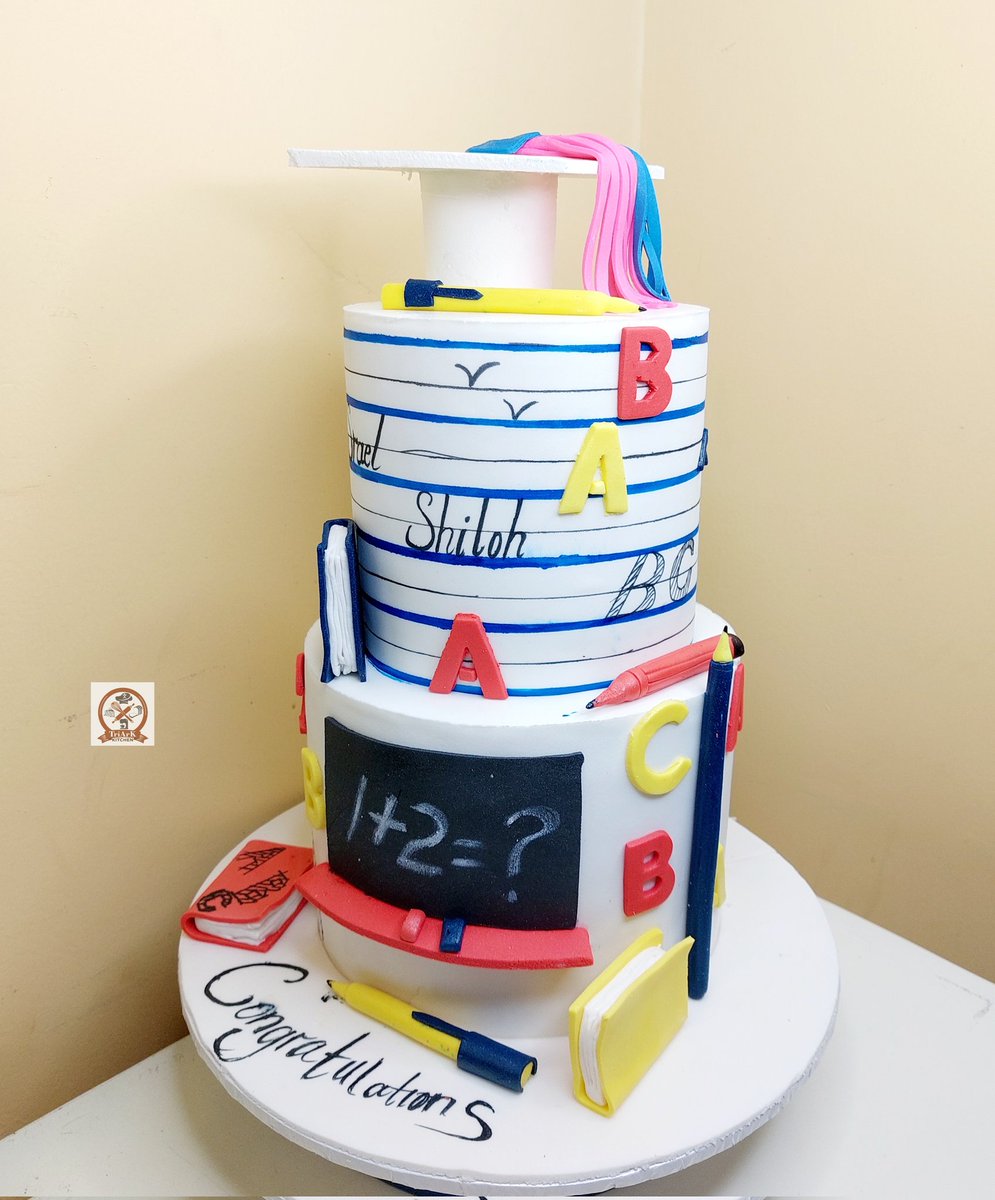triark_kitchen's tweet photo. Happy teacher's day....."A good teacher can inspire hope, ignite the imagination, and instill a love of learning."

Cake by triark_kitchen 
Contact us 0754308272 located in Kyaliwajjala Namugongo and we do deliveries wherever you are 🤗 

#triarkkitchencakes #triark https://t.co/UE8nGIZGPU