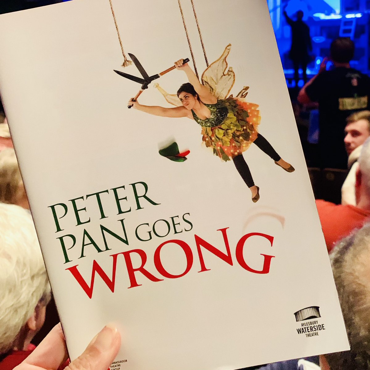 Larawadey's tweet photo. What an amazing cast and performance. @pangoeswrong by @mischiefcomedy is a laugh a moment comedy!! #ibelieveinfaries #snapsnapsnap 🧚♀️🐊
Ps. Trevor/Jake Burgum I’m still looking for this hammer 🔨 🤣
📍@TheWaterside1
🎟️ https://t.co/vHi9qRh8m1 https://t.co/l4Smd91J0S