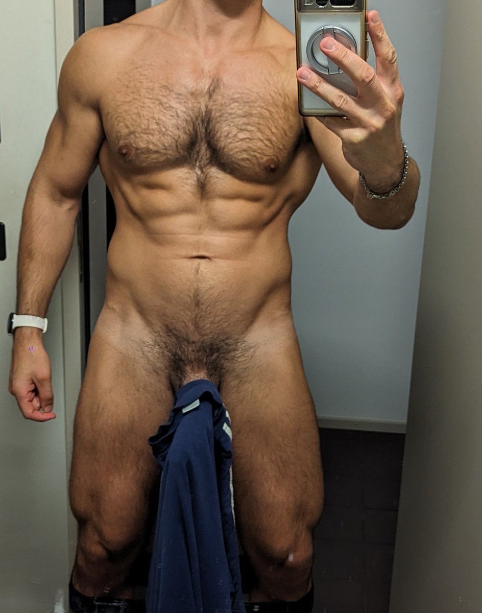 C_mOnMuscl3s's tweet photo. back to hairy https://t.co/bpBB73zlWN