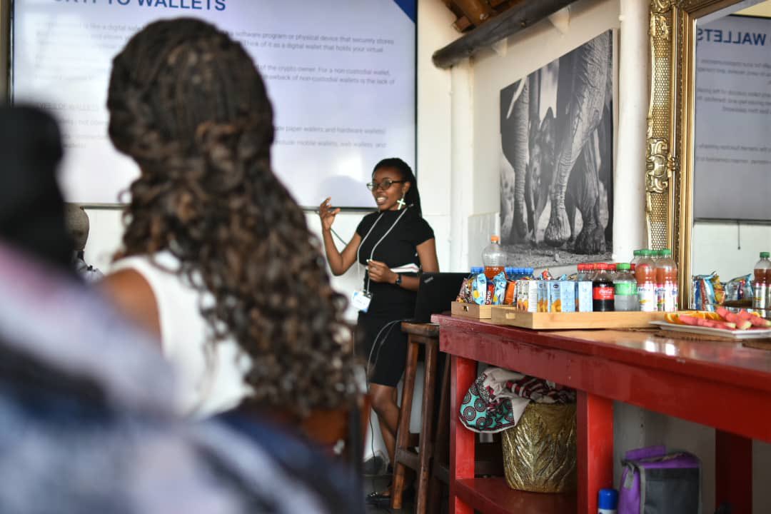 bicos_zm's tweet photo. Exploring Tech's Future at Kasaka River Lodge!

@Ouuu_zeeeee, our Operations Manager, delves into Web3 and Blockchain at the Women Creatives In Tech Workshop, hosted by the Women's History Museum.

Emphasizing the importance of crypto wallets for seamless interaction with these cutting-edge platforms.

#Web3community #Web3 #Blockchain #WomenInTech #KasakaRiverLodge
