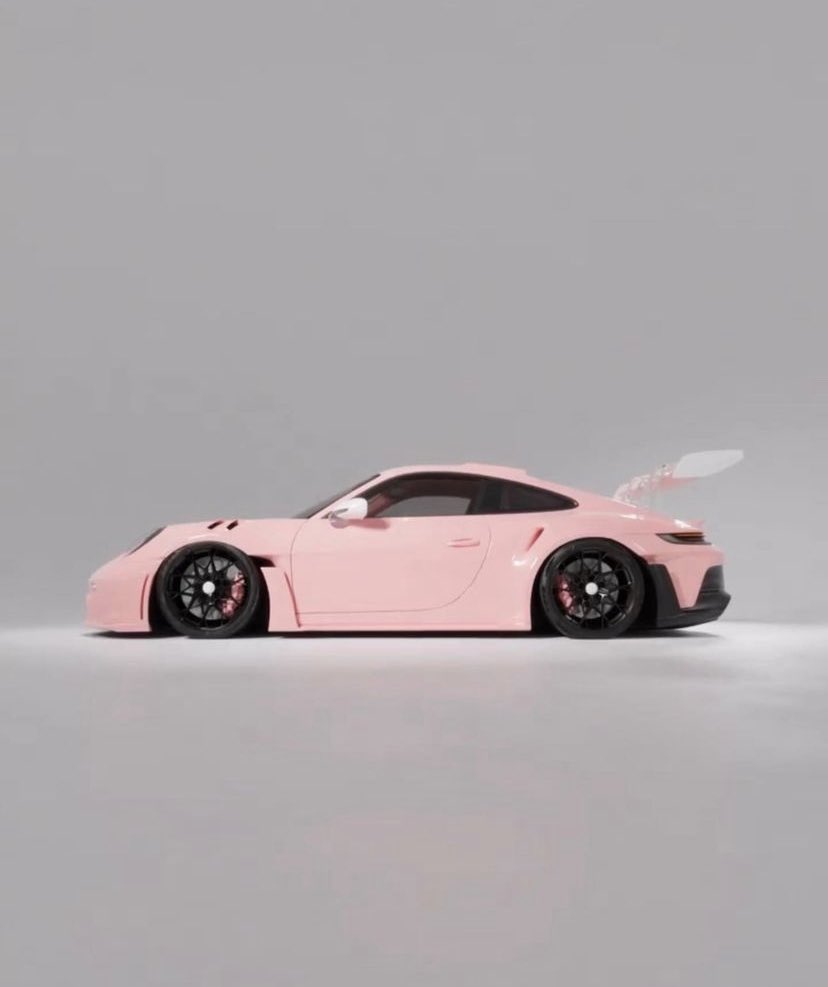Jordan92338366's tweet photo. 992 GT3RS 🐷🐖🐽 https://t.co/FPAAMqIeQf