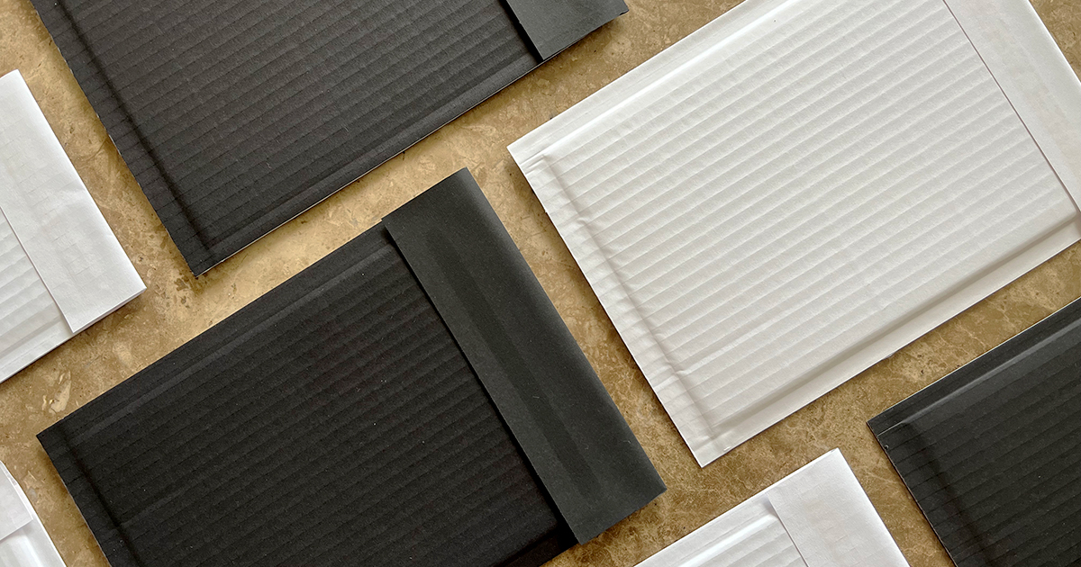 kuvertsverige's tweet image. Revolutionera dina försändelser med hållbara förpackningar! ♻️

#paddedenvelopes #kuvert #papermade #emballage #förpackningar #packaging #eco #ecopackaging #ekologisk #plastfri #recyclable #packagingsolutions #cirkulärekonomi #hållbarhet #miljö #gogreen #zeroplastic #planet