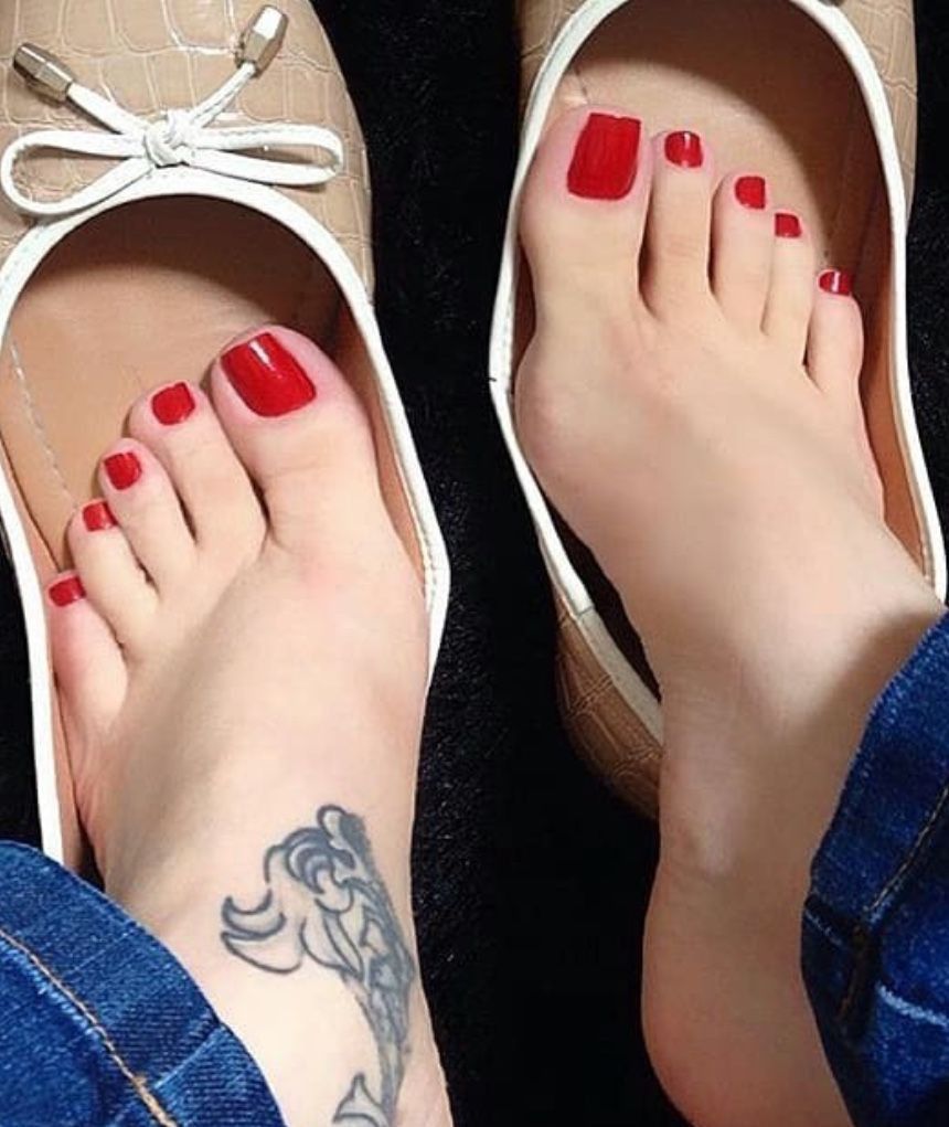 Feetpics_world's tweet photo. FeetPics is The Best ✨👣
.
#feetpic #feetgram #feetloverseverywhere #feetloverscommunity #feetmodels #feetlover😍 #toelovers #toestoestoes #feetfinder #feetgram #feetpic  #nakedfeet #footlove #footlovers https://t.co/HOaoH2yVga