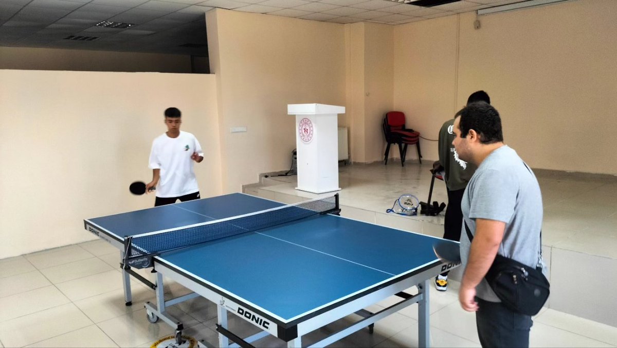 İlçemize üniversite eğitimi için gelen gençlerimizi gençlik merkezimizde ağırladık. Hem faaliyetlerimiz hakkında bilgi verdik hem de keyifli dakikalar geçirdik.
İlçemize ve Gençlik Merkezimize hoşgeldiniz gençler.
#GSBGM