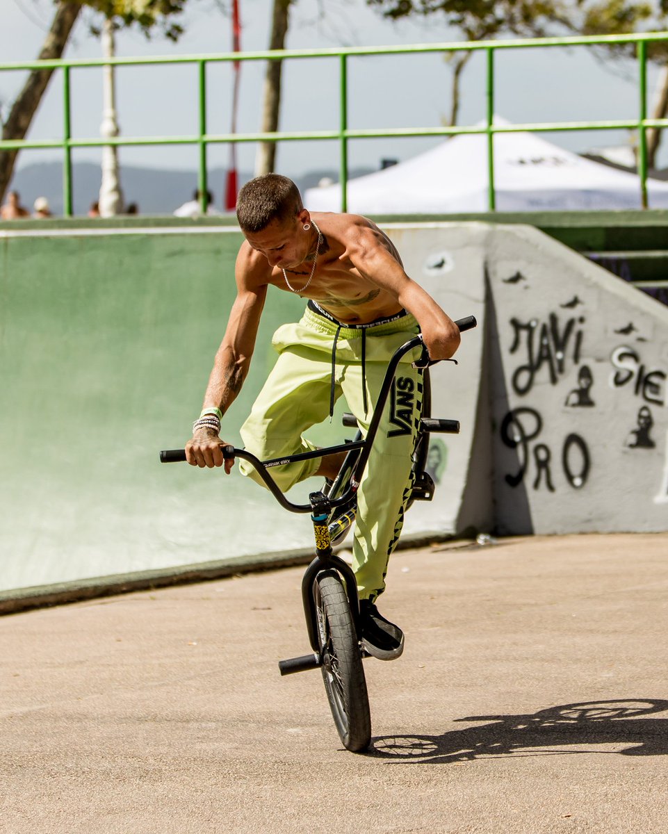 Estrenamos el formato de #OMStories con la historia de #JuanjeTrujillo, rider de #ParaBMX que es todo un ejemplo de superación y referente en la comunidad de BMX nacional 💪🖤🐙

🔗Historia completa👉 omarisquiño.com/post/om-storie…
📸 <a href="/LinoEscuris/">Lino Escurís</a>