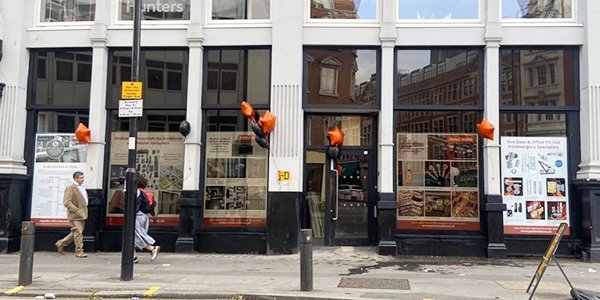 PooleWaite's tweet photo. #ClerkenwellDesignTrail is back!

If you’re in EC1 be sure to look out for the balloons outside our BRAND NEW SHOWROOM on Clerkenwell Road, opening very soon… #watchthisspace 

Our team are around the corner at Number 3 to discuss how our ironmongery can support your projects. https://t.co/mKIih7IdPn