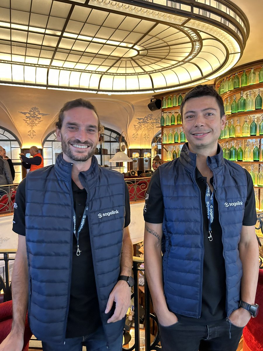 Sogelink's tweet photo. Ça y est c’est parti ! Nos collaborateurs Robin et Alexandre, ascensionnistes 2023 aux côtés des géomètres-experts sont prêts à vous expliquer comment les logiciels #Sogelink sont intervenus dans la modélisation du mont Blanc ����!

#montblanc https://t.co/M4jc8plU3P