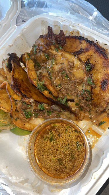 Shits was hittin 😩 https://t.co/nGQgOTqCfd<a href="/tag/happyslattday"class="tags"><span>#happyslattday</span></a>