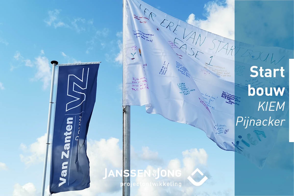 De vlag is gehesen! De bouw van KIEM fase 1 in Pijnacker is officieel van start. De eerste 22 appartementen en 30 woningen worden gerealiseerd door Van Zanten Bouw.
bit.ly/3PJhG1V

#LetsBuildHappiness #Nieuwbouw #Duurzaam #Klimaatadaptatie #JAJO