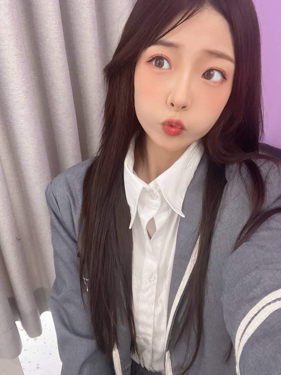 颱風假～沒劇好追…
可以追我就好😛
#一對一 #付費約會
#找我預約主頁有連結ㄡ
