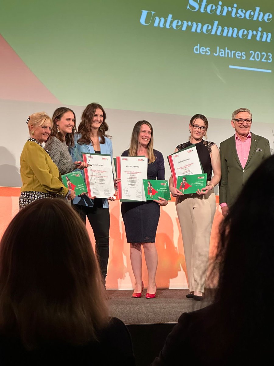 trauerede's tweet image. 😍🏆 Überglücklich und stolz! Gestern wurde ich von der #WKO Frau in der Wirtschaft #steiermark zur zweitbesten  #Neugründerin des Jahres ausgezeichnet! ✨ #UnternehmerinDesJahres #newcomer @wkstmk #WKOSteiermark #Überwältigt #frauinderwirtschaft #auszeichnung #prämierung