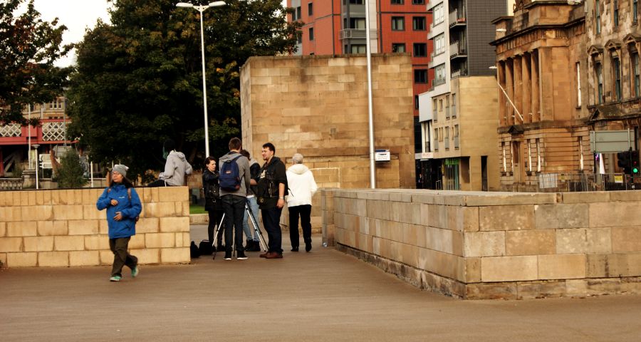 LachlanMain's tweet photo. GLASGOW 18-09-13. 
Filming on Clyde Street.
#Glasow #streetphotography #filming https://t.co/yYwyltnVko