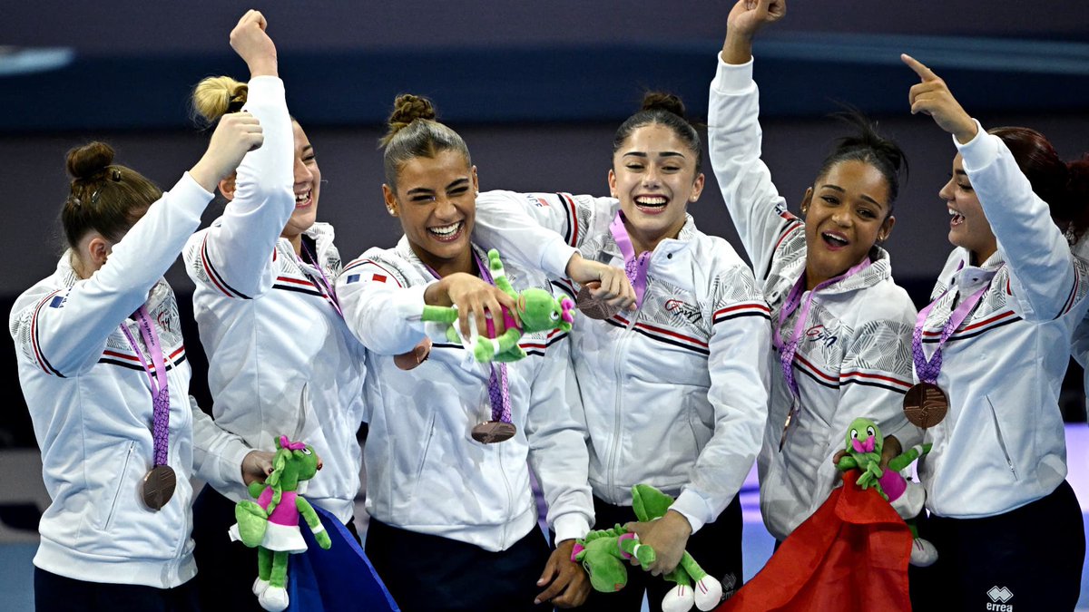 Perf incroyable de nos 🇫🇷
1. 7ème des qualifs -> 3ème en finale, la marque des grandes équipes : se sublimer quand la pression est max
2. Valider la médaille à la poutre en dernière rotation, il faut se rendre compte au delà des perf gymniques, la perf mentale exceptionnelle 🔥