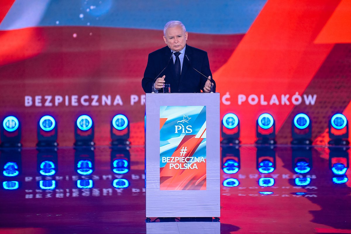 Petros Michopulos (Kecy&Politika) tweet media