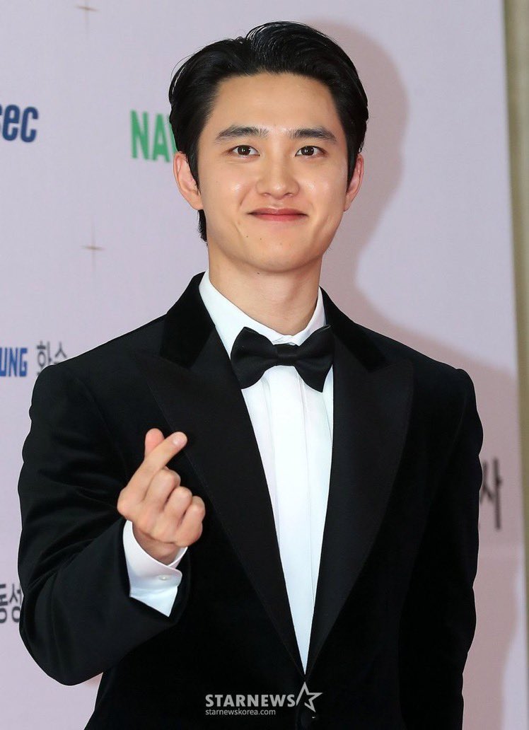 oshcuddles's tweet photo. KYUNGSOO BUIL FILM AWARDS RED CARPET!! 😍🫰🏻 https://t.co/QZGf2C17Dj