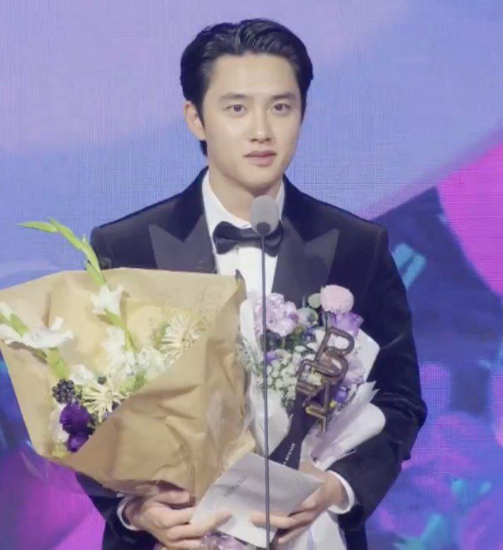 واو تبریک میگم
کیونگسو برنده جایزه ستاره مرد سال شد🎉💖

Congratulations D.O. 🎉🎉🎉🎉🎉
#Kyungsoo <a href="/weareoneEXO/">EXO</a>