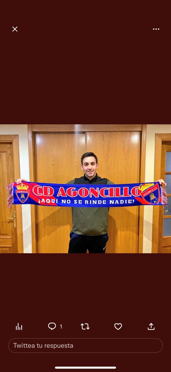 Recordamos que el club tiene a la venta pins, banderines y bufandas.

Todo aquel que quiera obtener uno de ellos solo tiene que solicitarlo a través de cualquier persona del club o por redes sociales.