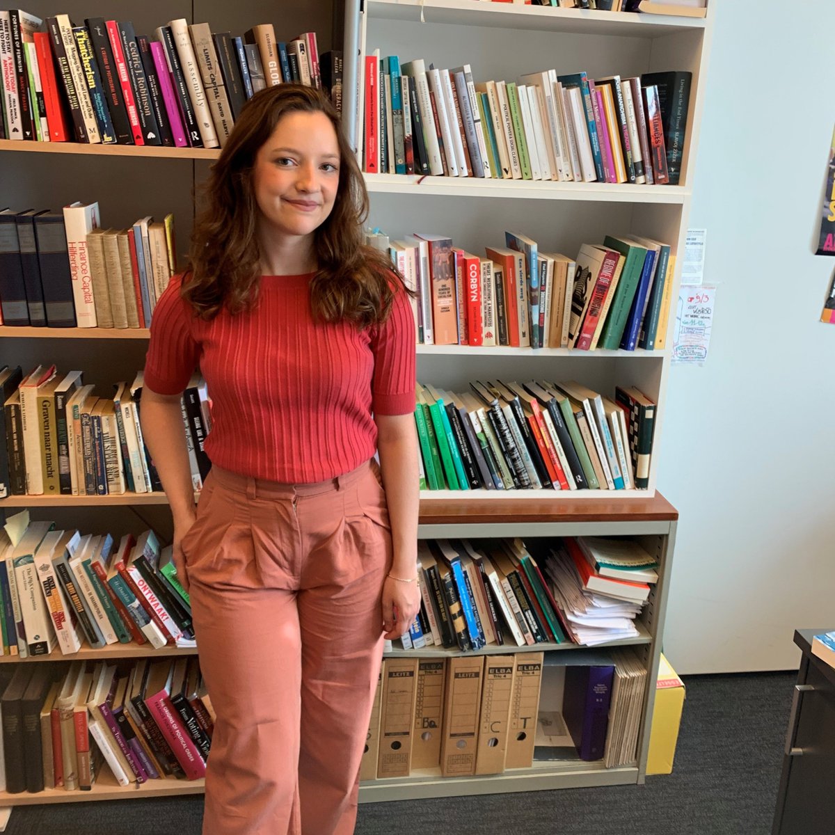 🌟 Welcome <a href="/MThewis/">Margot Thewis</a>, our new VUB POLI PhD researcher i! 🎓 

Her focus on "Symbolic Representation in Politics" is a valuable addition to our department. 

Margot is also part of the exciting EDGE project, and we can't wait to see her contributions unfold! 🗳️✨