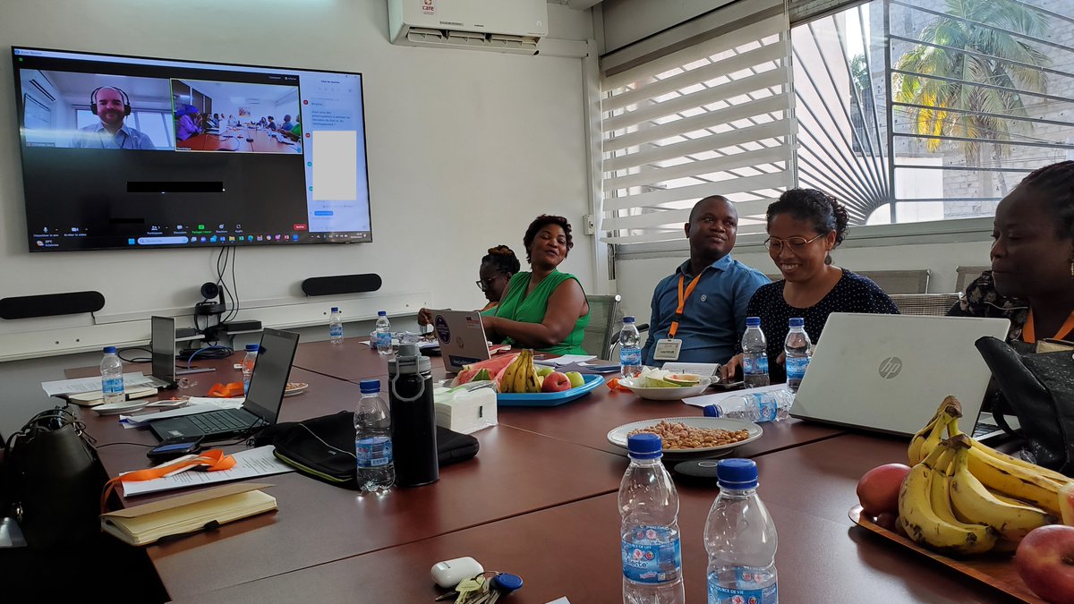 NGesnot's tweet photo. Merci @careciv d'avoir accueilli la réunion de rentrée de la plateforme des partenaires de développement du #Canada en #cotedivoire avec pour invité d'honneur le DG de la Stratégie et de la Coordination de l'aide, P. Lasmel, du @MPD_CI . On est ensemble! @AmbCanCI https://t.co/nswEw5NEns