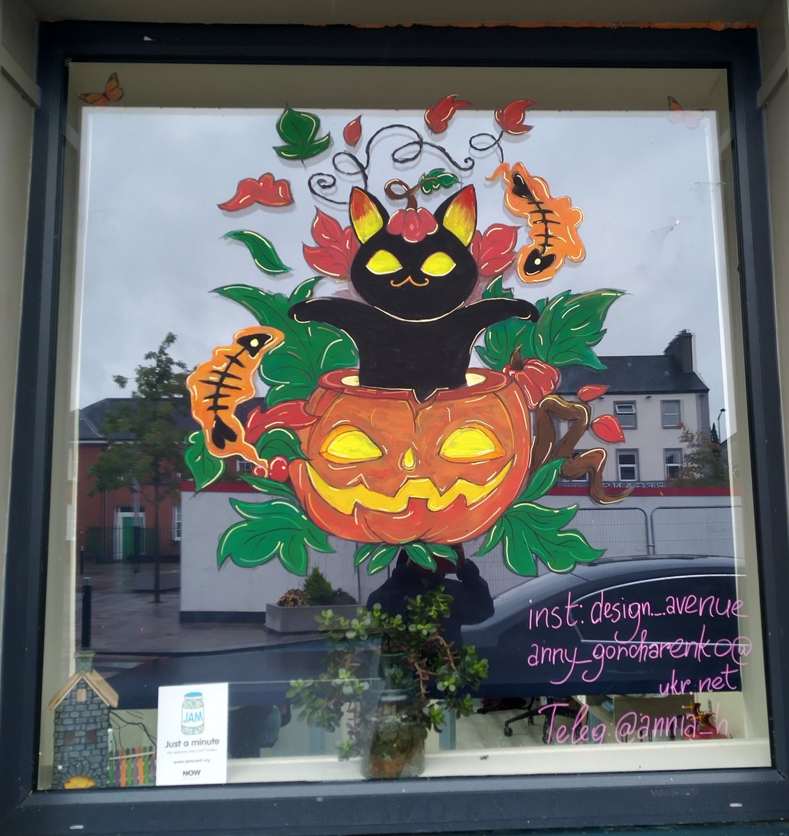 Autumn is here and there's much to look forward to. We're delighted with local Ukrainian artist, Anna Honcharenko who volunteered her time to paint our window front. It looks fabulous and perfect for the season! See other works of hers on Insta: instagram.com/design._.avenu…