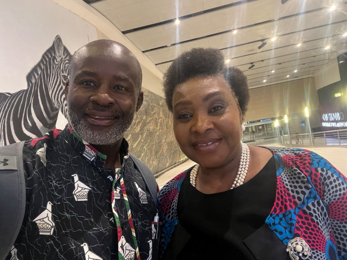 TembaMliswa's tweet image. 🎶 Thank you Mr DJ for playing my song music 🎶 It was great to meet with one of Africa's musical legends Yvonne Chaka Chaka. Still looking young and good. It's a huge contrast to the current crop of young artists most of whom are being ravaged by drug abuse.