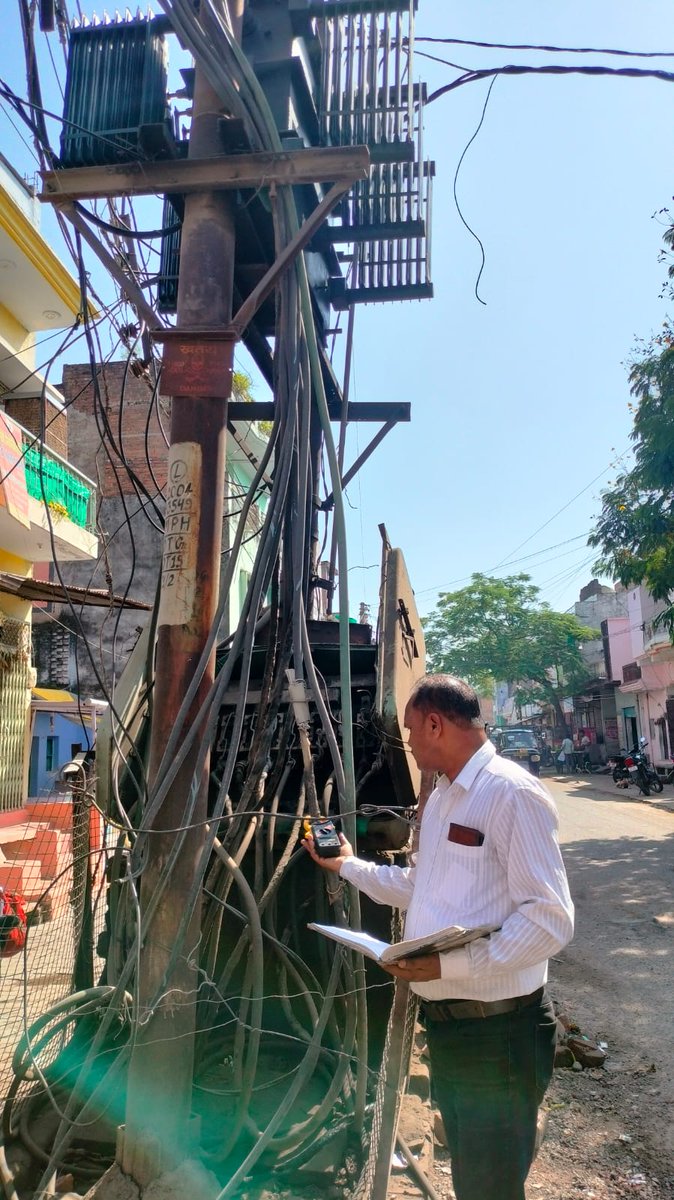 NMuthele48967's tweet photo. Site checking by work shop Jhansi @jewsjhansi @AeGoyal @Rakeshsbly https://t.co/bBZz3psX4X